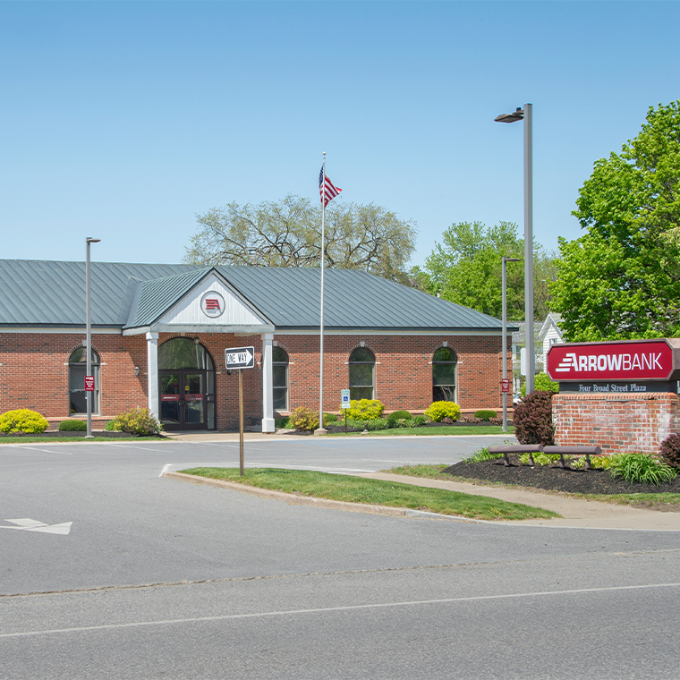 Arrow Bank at Broad Street Plaza, Glens Falls